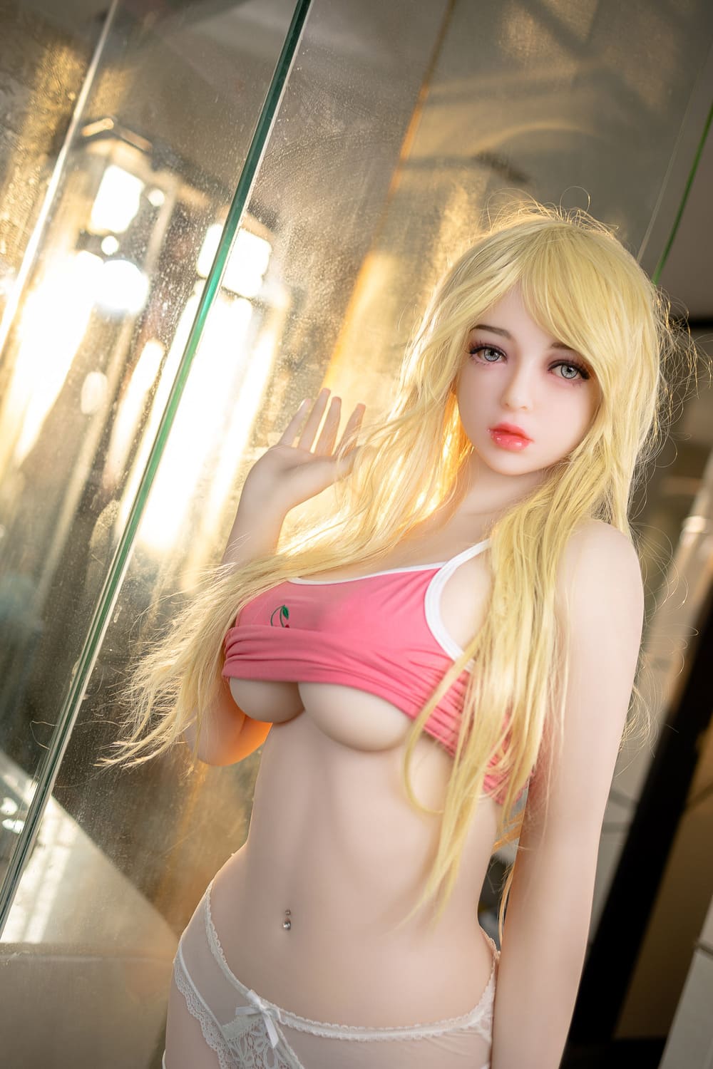 Секс-лялька milly - фото 16 | lovedoll Секс-лялька milly стоїть біля душової