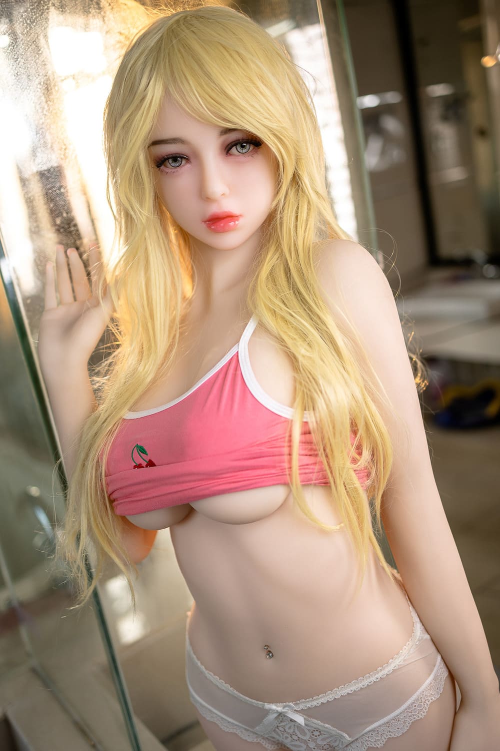 Секс-лялька milly - фото 17 | lovedoll Секс-лялька milly в рожевій майці та білих трусах