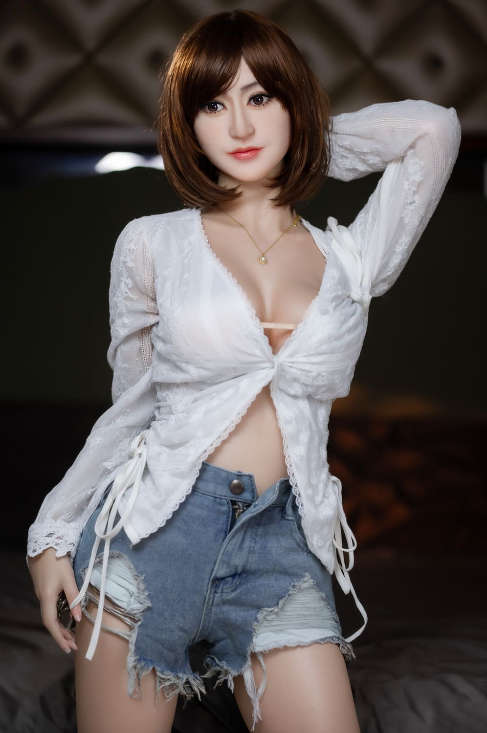 Секс-лялька kaori - фото 8 | lovedoll Секс-лялька kaori тримає руку за головою