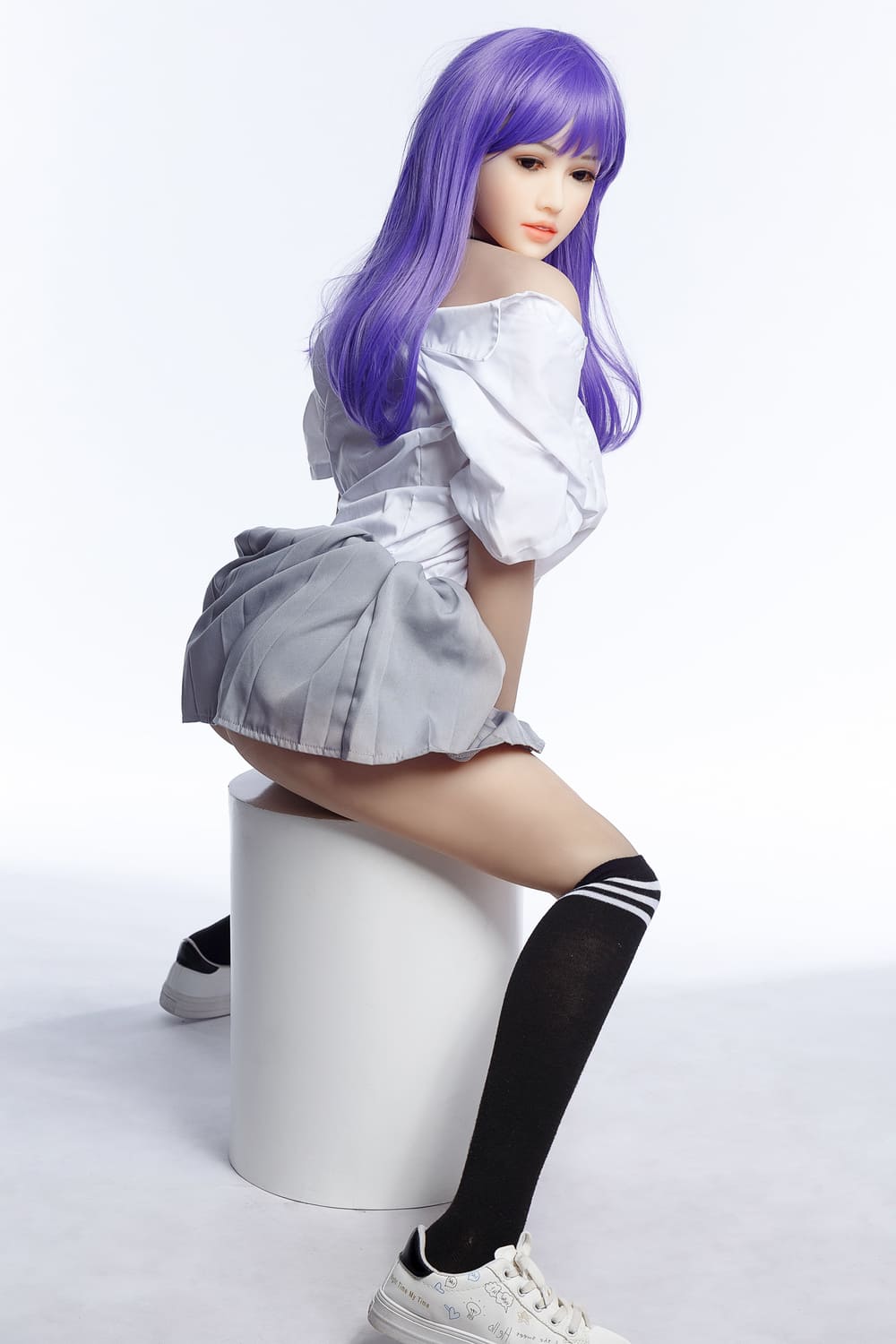 Секс-лялька fei - фото 11 | lovedoll Секс-лялька fei сидить на циліндрі