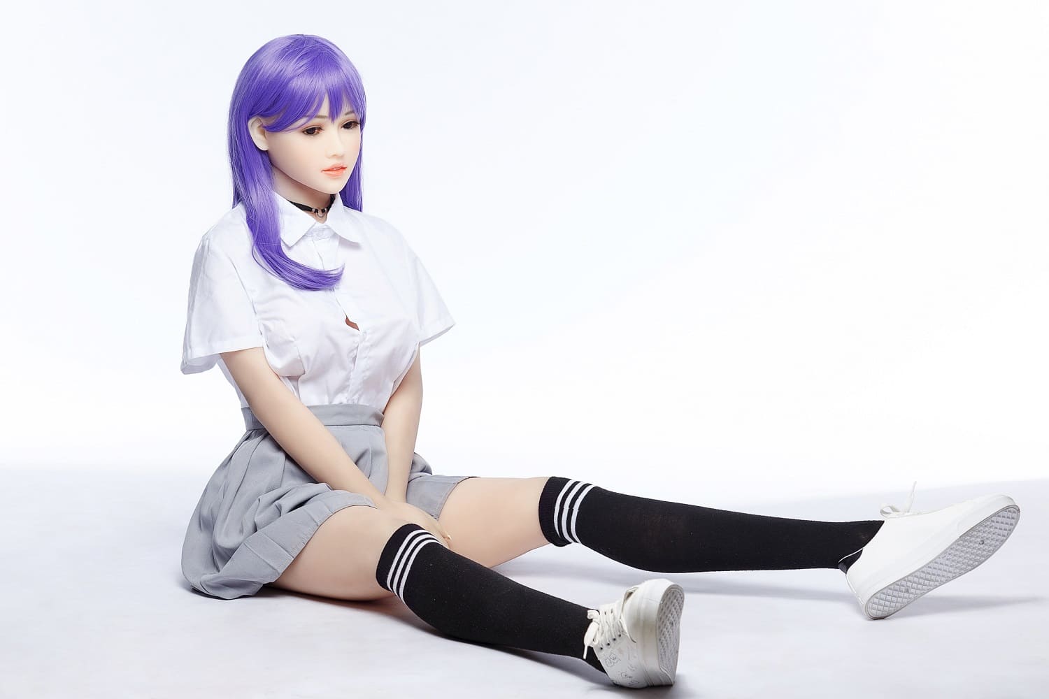 Секс-лялька fei - фото 6 | lovedoll Секс-лялька fei сидить на підлозі