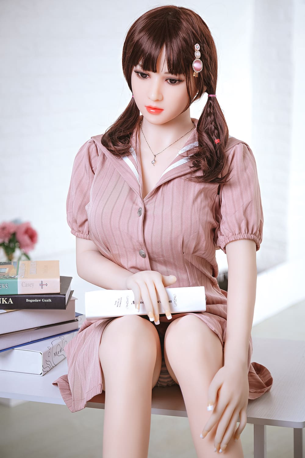 Секс-лялька risako фото 9 | lovedoll Секс-лялька risako дивиться вниз