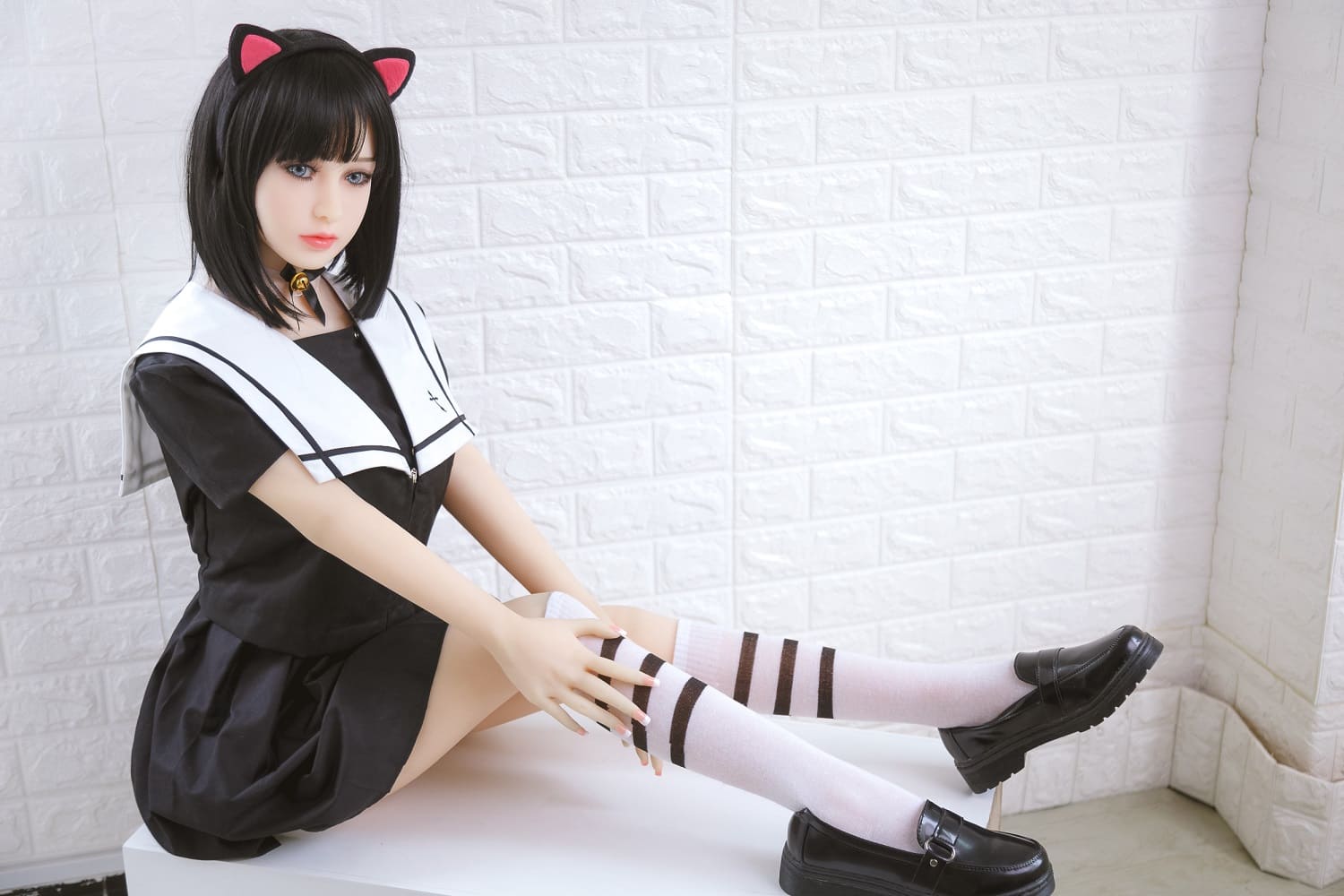 Секс-лялька shiori фото 3 | lovedoll Секс-лялька shiori сидить боком