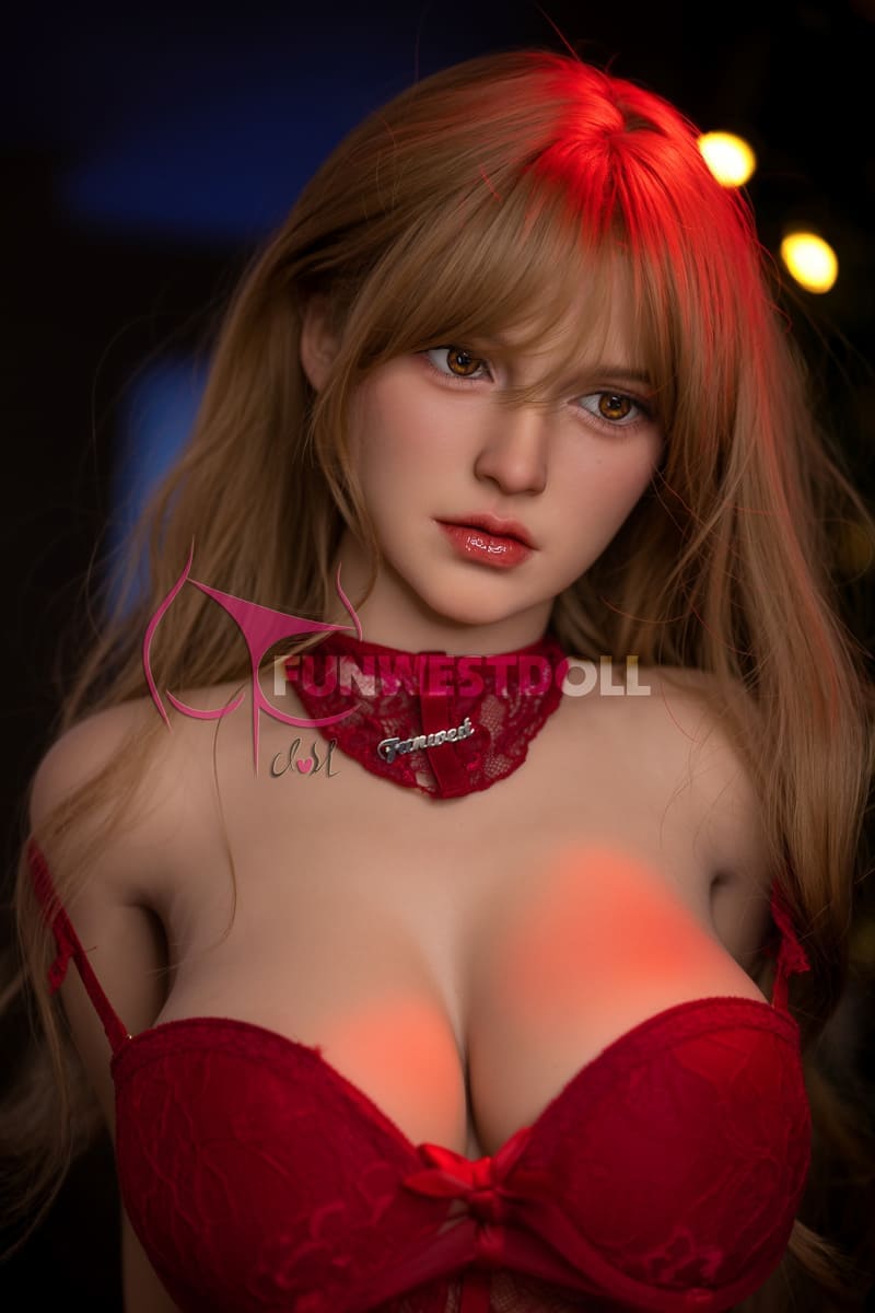 Секс-лялька briar - фото 5 | lovedoll Секс-лялька briar дивиться убік