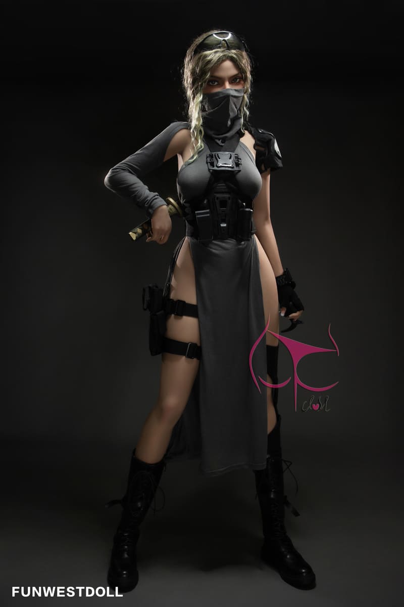 Секс-лялька naya - фото 24 | lovedoll Секс-лялька naya у довгій сукні та з прикритим обличчям