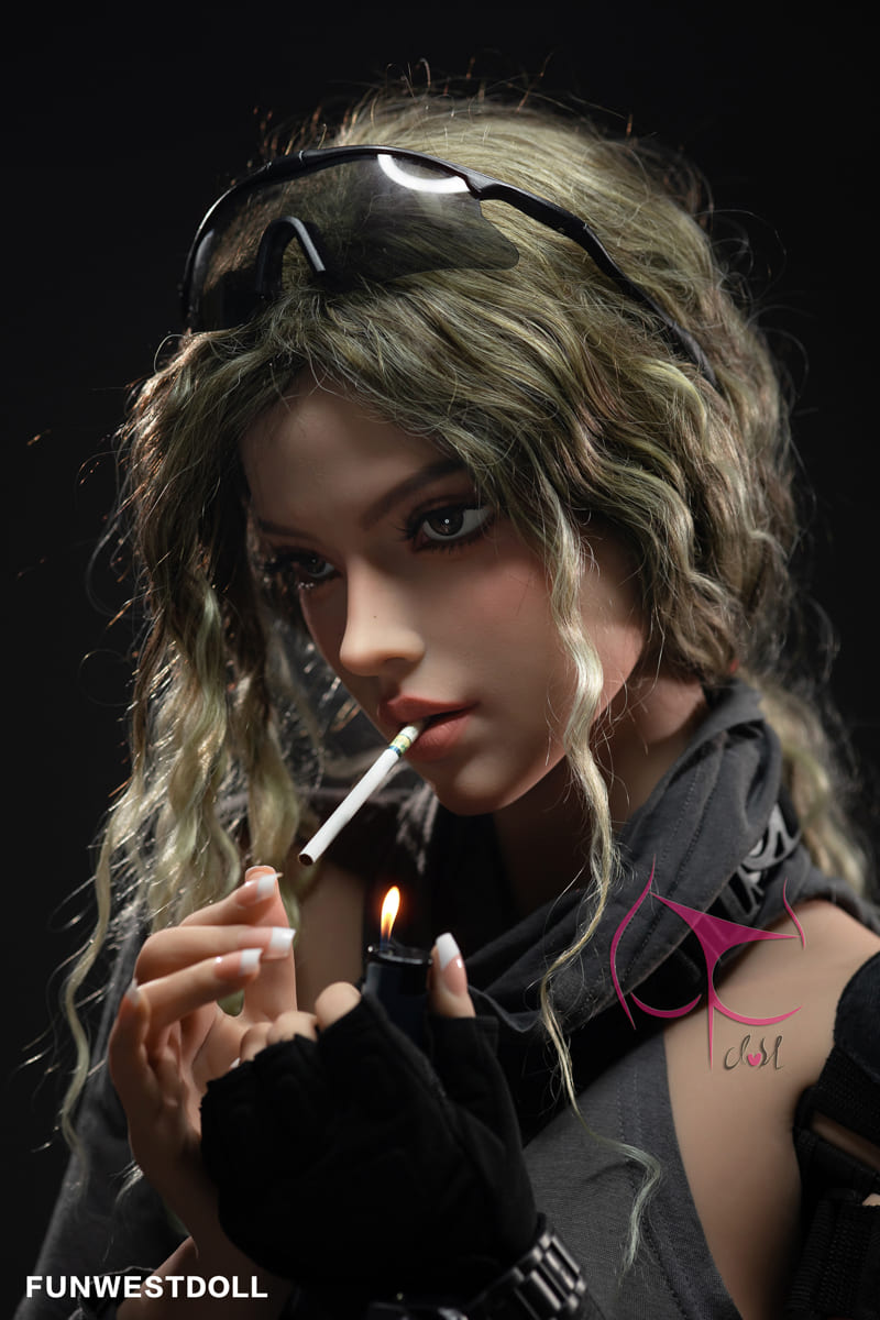 Секс-лялька naya - фото 8 | lovedoll Секс-лялька naya з сигаретою у роті