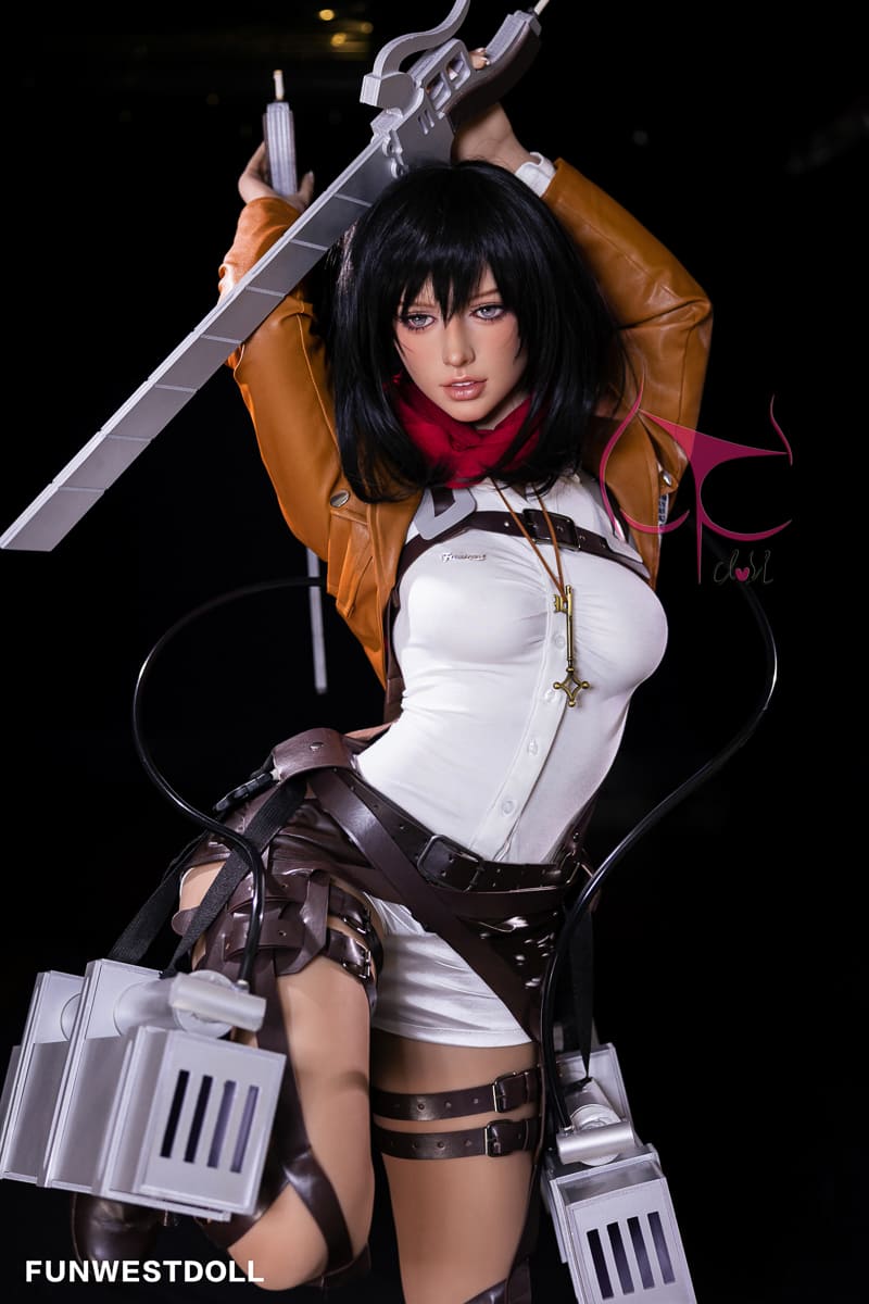 Секс-лялька mikasa ackerman - фото 3 | lovedoll Секс-лялька mikasa ackerman тримає меч у руці