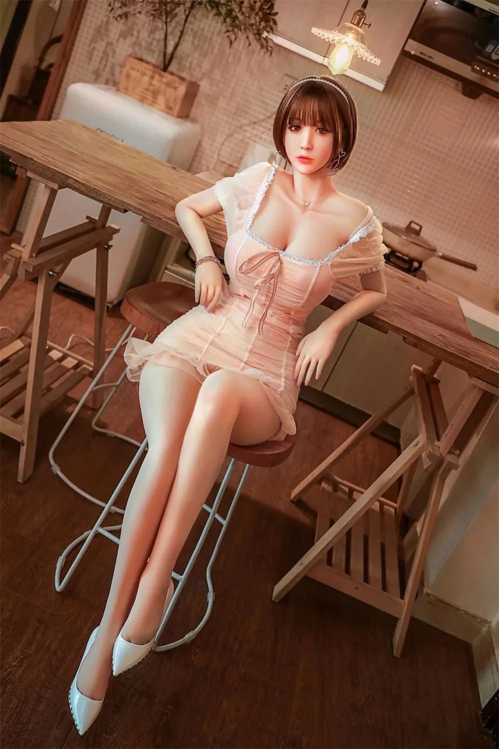 Секс-лялька dani - фото 8 | lovedoll Секс-лялька dani в короткій бежевій сукні