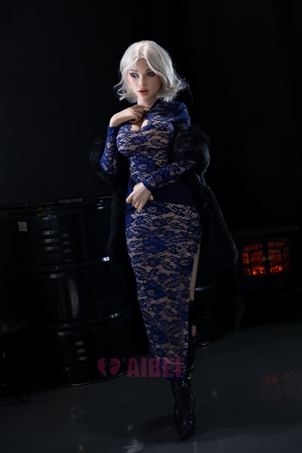 Секс-лялька pearl - фото 7 | lovedoll Секс-лялька pearl стоїть у шубі та сукні