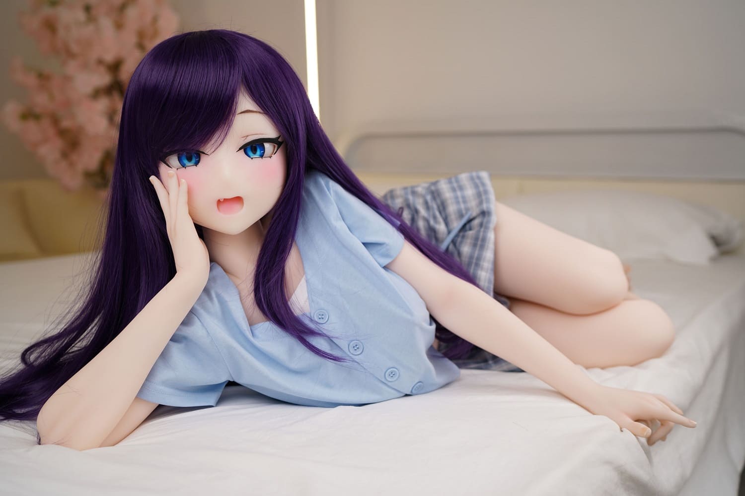 Секс-лялька anna - фото 8 | lovedoll Секс-лялька anna аніме лежить на ліжку