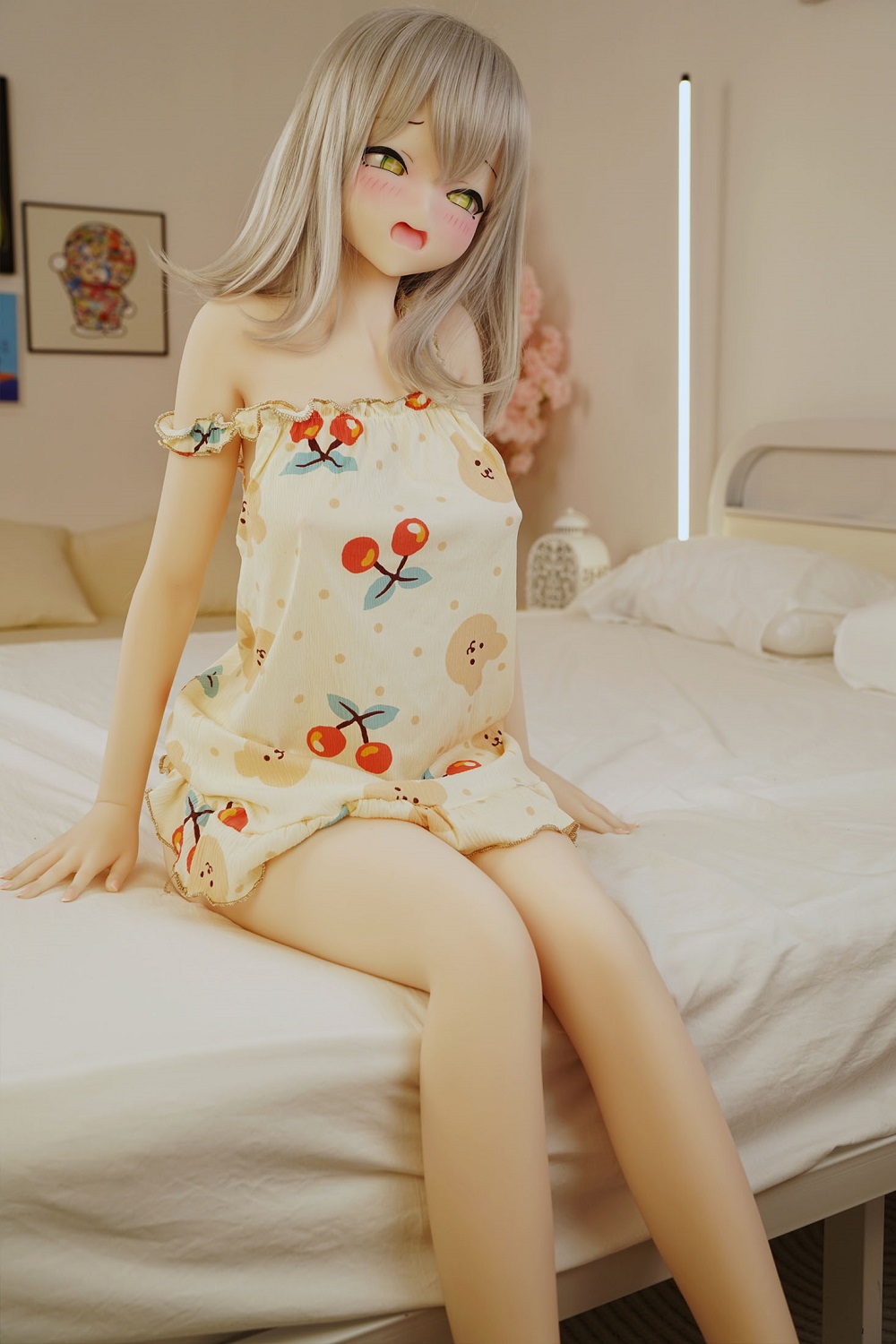 Секс-лялька haru - фото 3 | lovedoll Секс-лялька haru сидить на ліжку