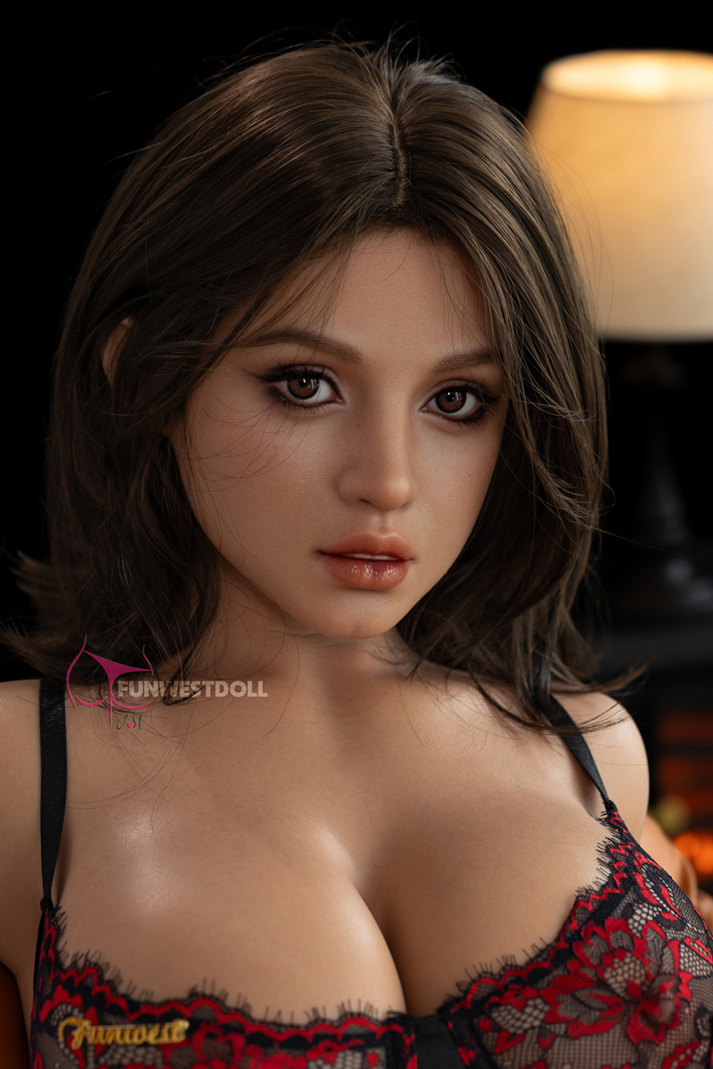 Силіконовий торс adel - фото 1 | lovedoll Силиконовый торс adel с карими глазами и каштановыми волосами