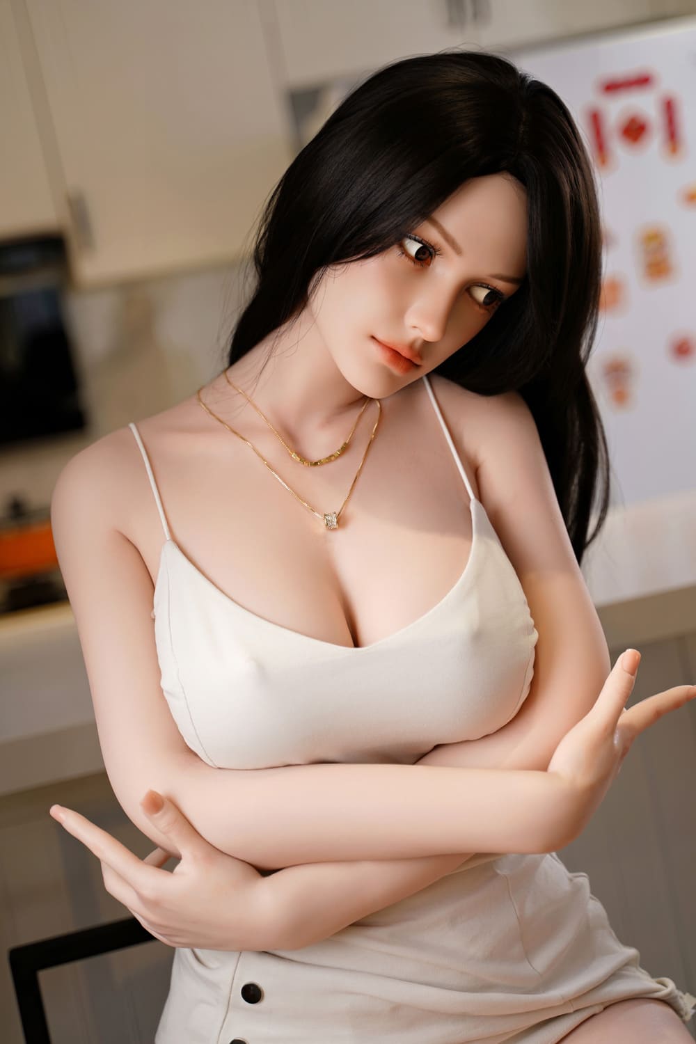 Секс-лялька kimora - фото 5 | lovedoll Секс-лялька kimora тримає руки під грудьми