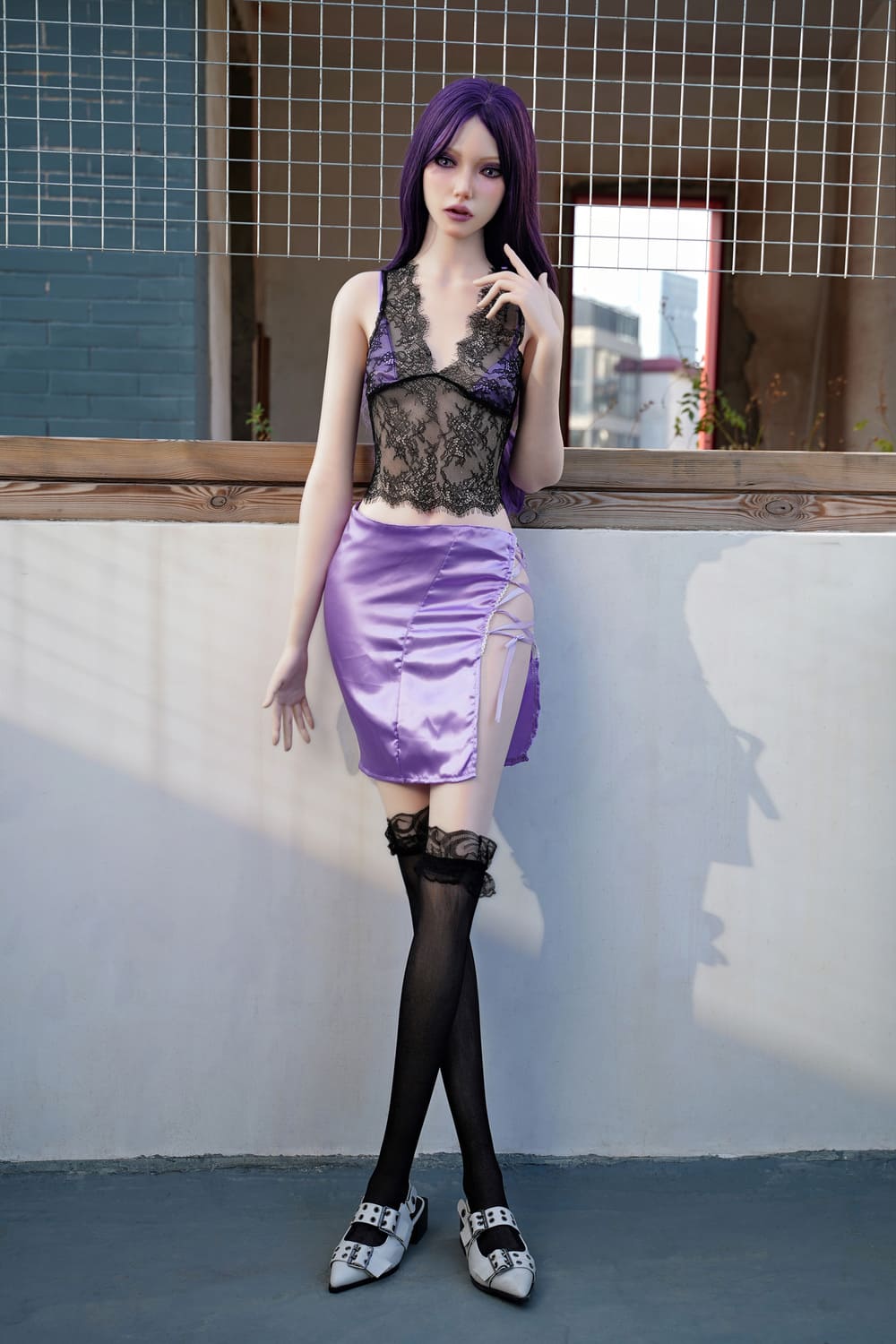 Секс-лялька natali - фото 4 | lovedoll Секс-лялька natali стоїть, схрестивши ноги
