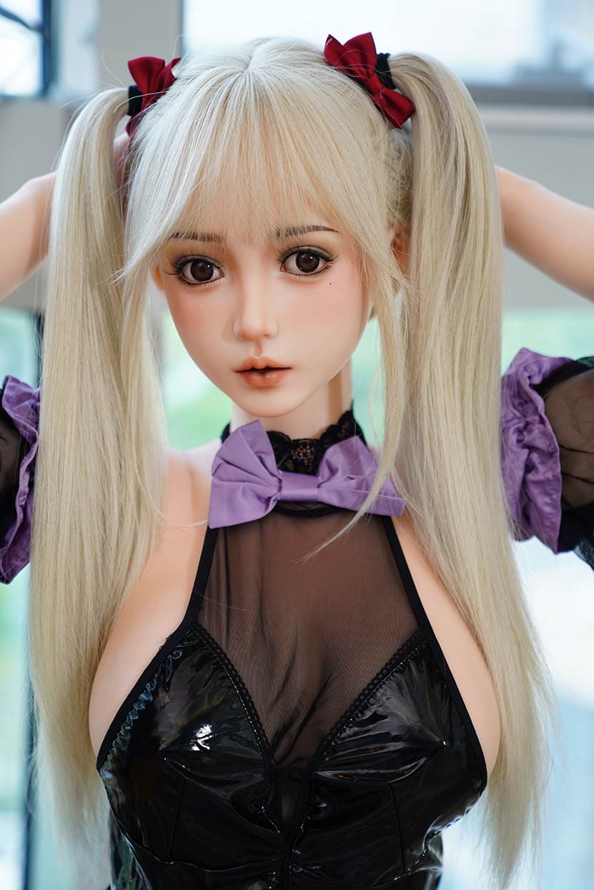 Секс-лялька riz - фото 13 | lovedoll Секс-лялька riz тримає руки за головою