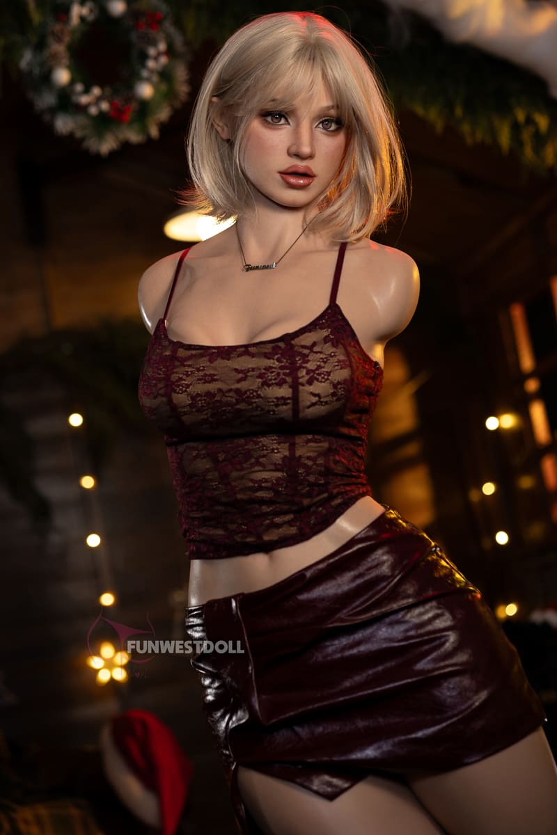 Силіконовий торс sylia - фото 4 | lovedoll Силіконовий торс sylia в мереживному топі та шкіряній спідниці