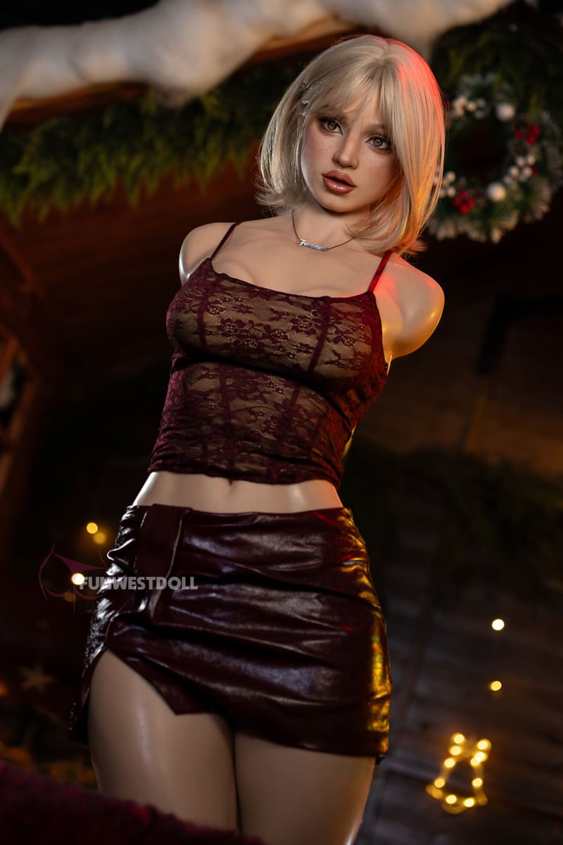 Силіконовий торс sylia - фото 5 | lovedoll Силіконовий торс sylia у бордовому топі та шкіряній спідниці
